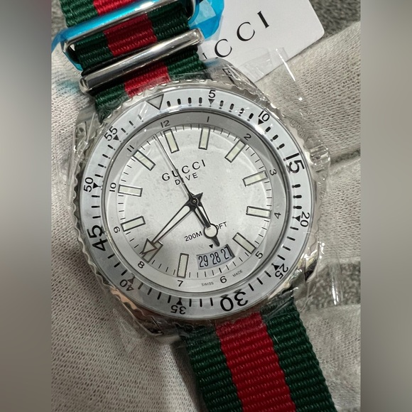 New Green & Red Gucci Watch - Picture 1 of 8
